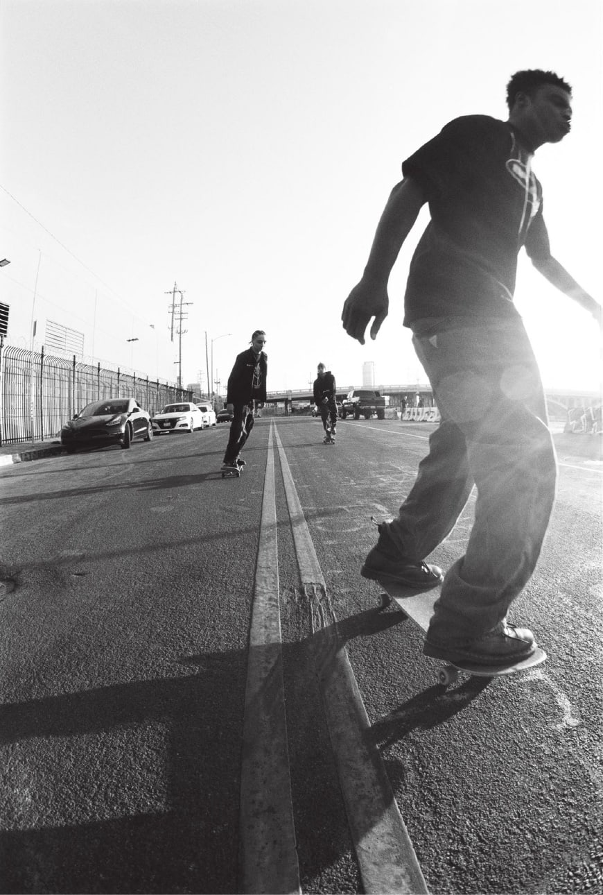 Fotografía de un hombre patinando