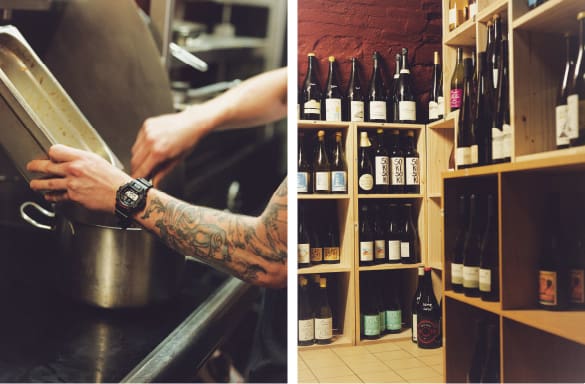 Esta es una foto de las estanterías con vinos y productos gastronómicos especiales en el interior de la cafetería Bambino, en París.