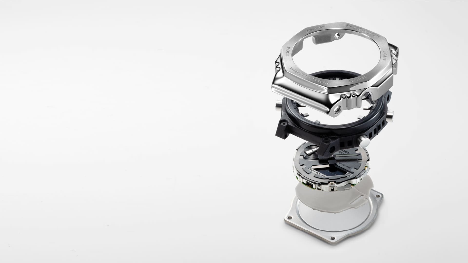 Los componentes de la carcasa de un reloj Casio G-Shock GM-2100