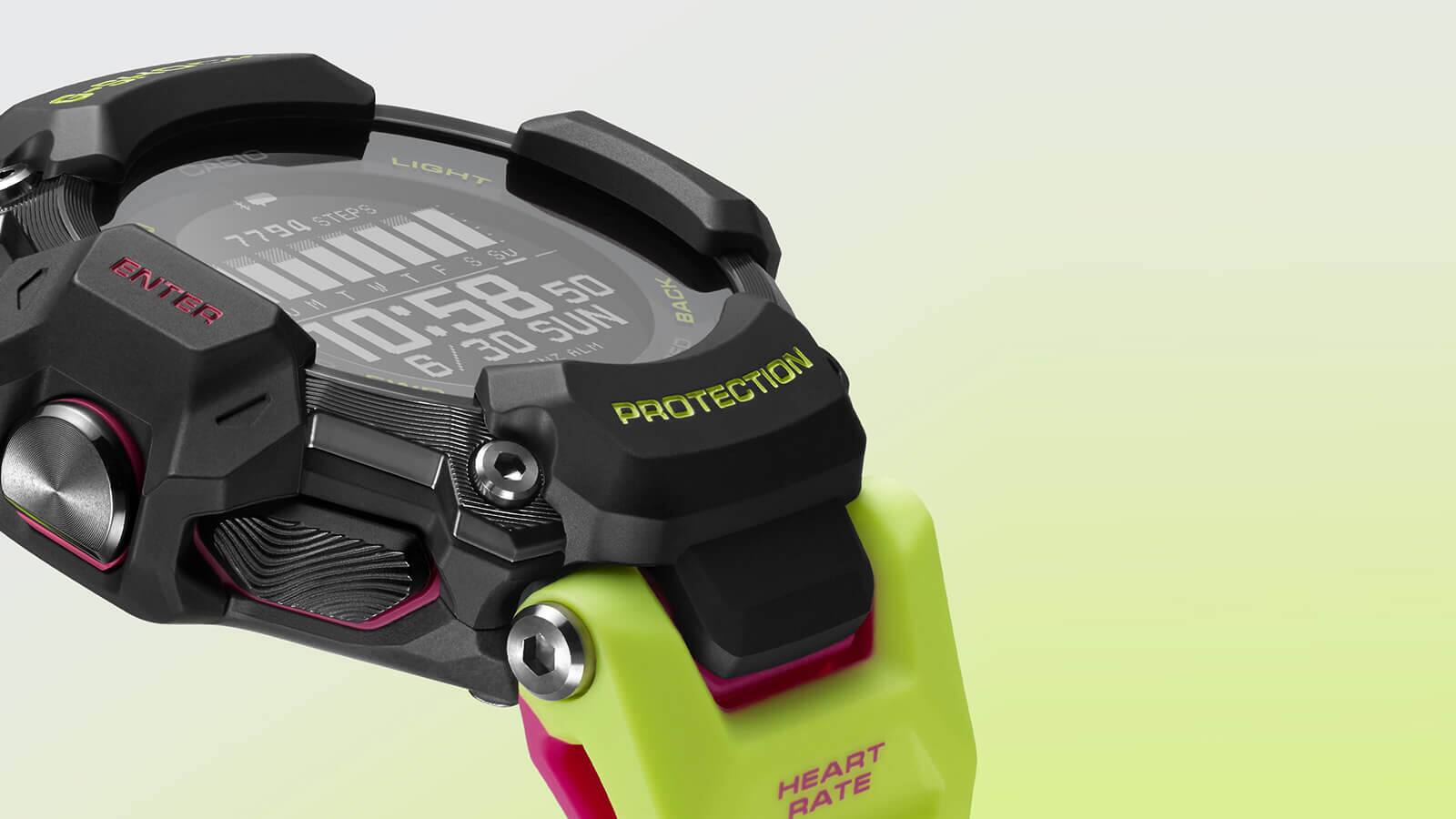  Primer plano del reloj Casio G-Squad GBD-H2000-1A9 con vista lateral del bisel, la pantalla y el punto donde la correa se une a la carcasa.