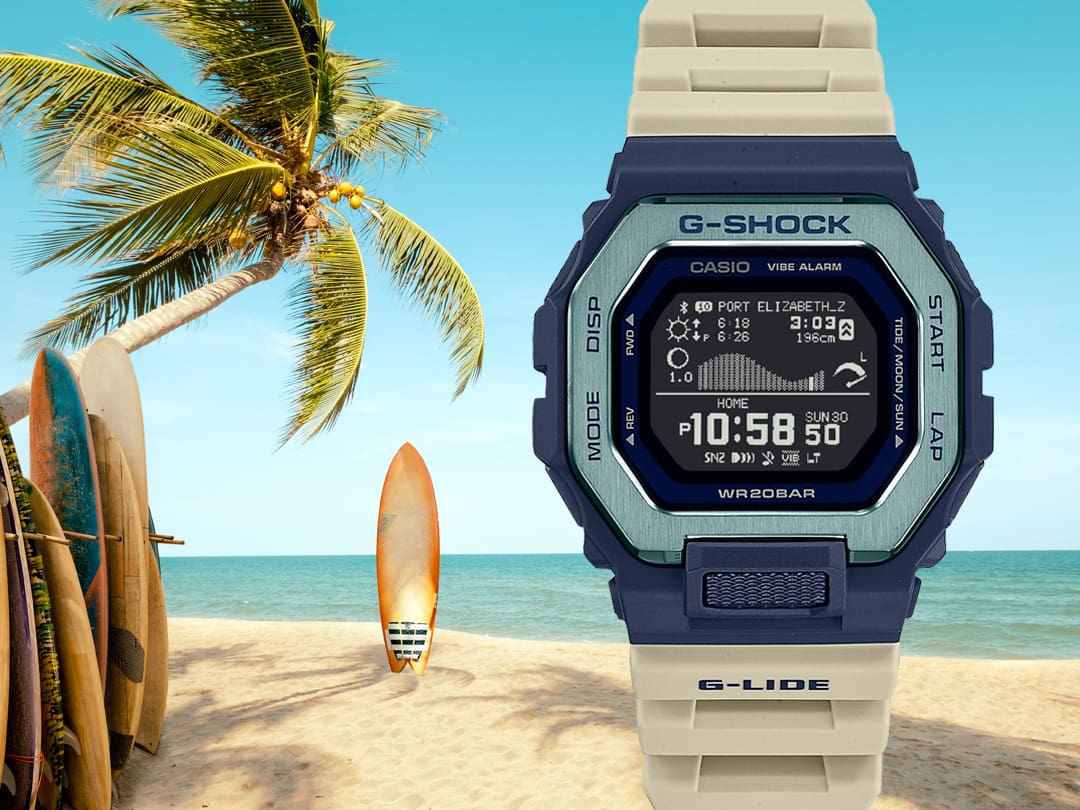 La Casio G-Shock GBX-100TT-2 Surf devant un paysage de plage