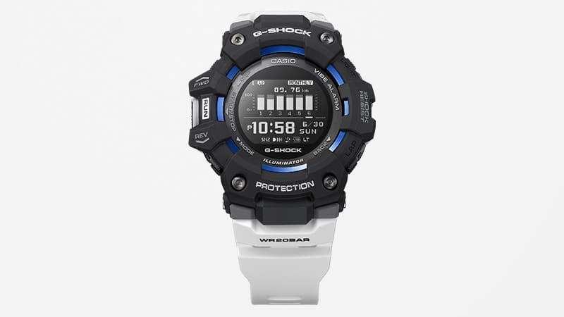La montre de sport Casio G-Squad GBD-100-1A7 avec bracelet en plastique clair et boîtier noir avec accents bleus.