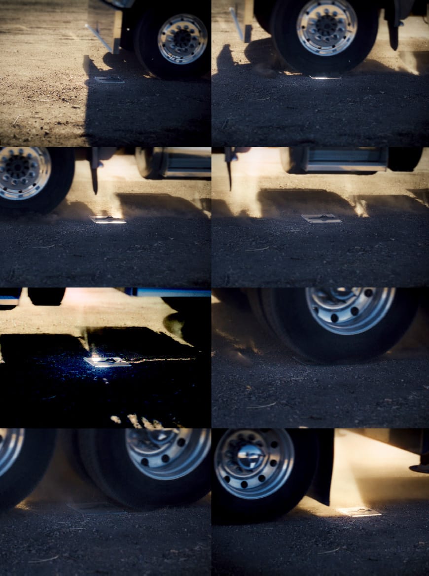 Kolase 8 foto yang menunjukkan jam tangan G-SHOCK yang terpasang di tanah yang dilindas oleh truk semi-trailer.