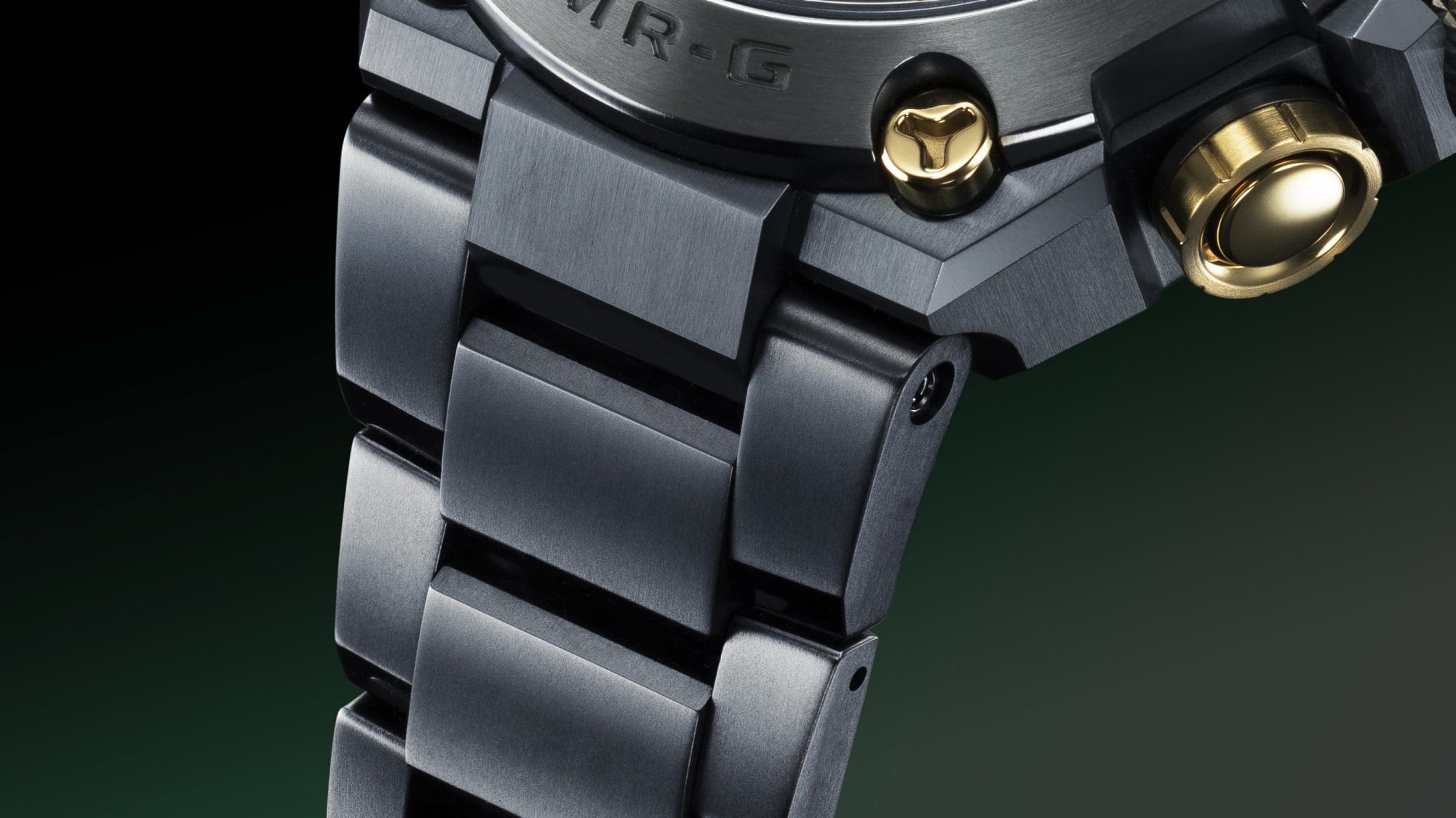  重厚な輝きを放つフルメタルの佇まいメタルバンドモデル［MRG-B2000BG］