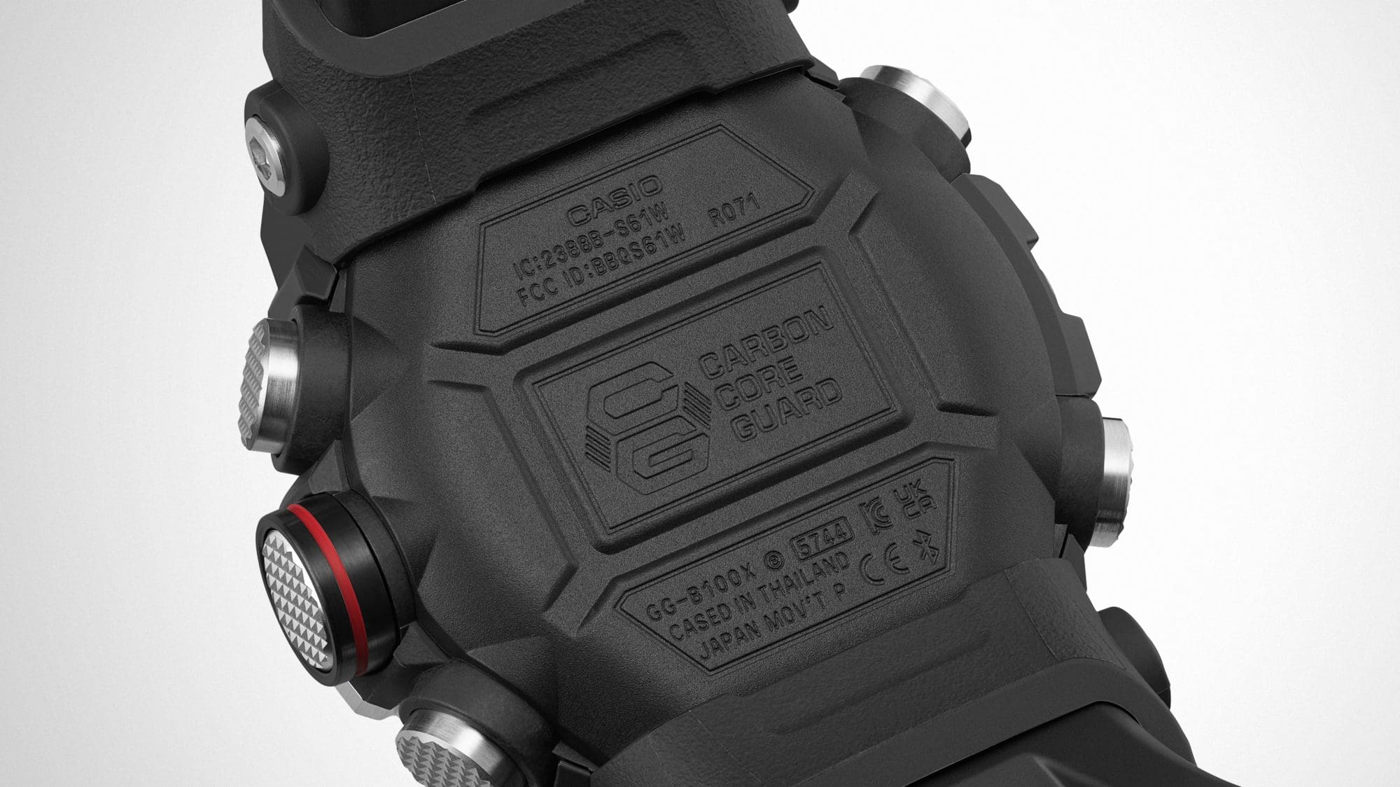 カーボンファイバー強化樹脂を採用したケース背面のバックカバー画像