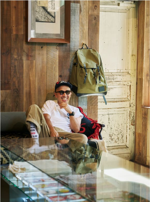 រូបថត Cali DeWitt ពាក់នាឡិកា G-SHOCK