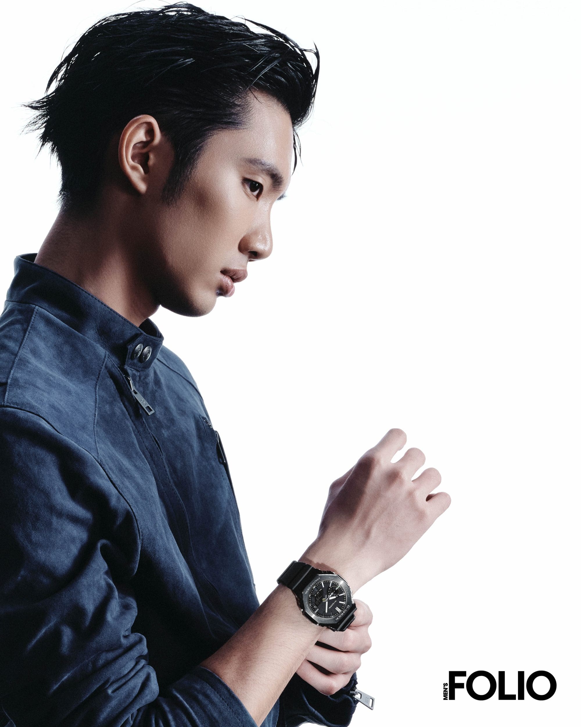 Image of a man wearing the GA-2100LXB-1A9