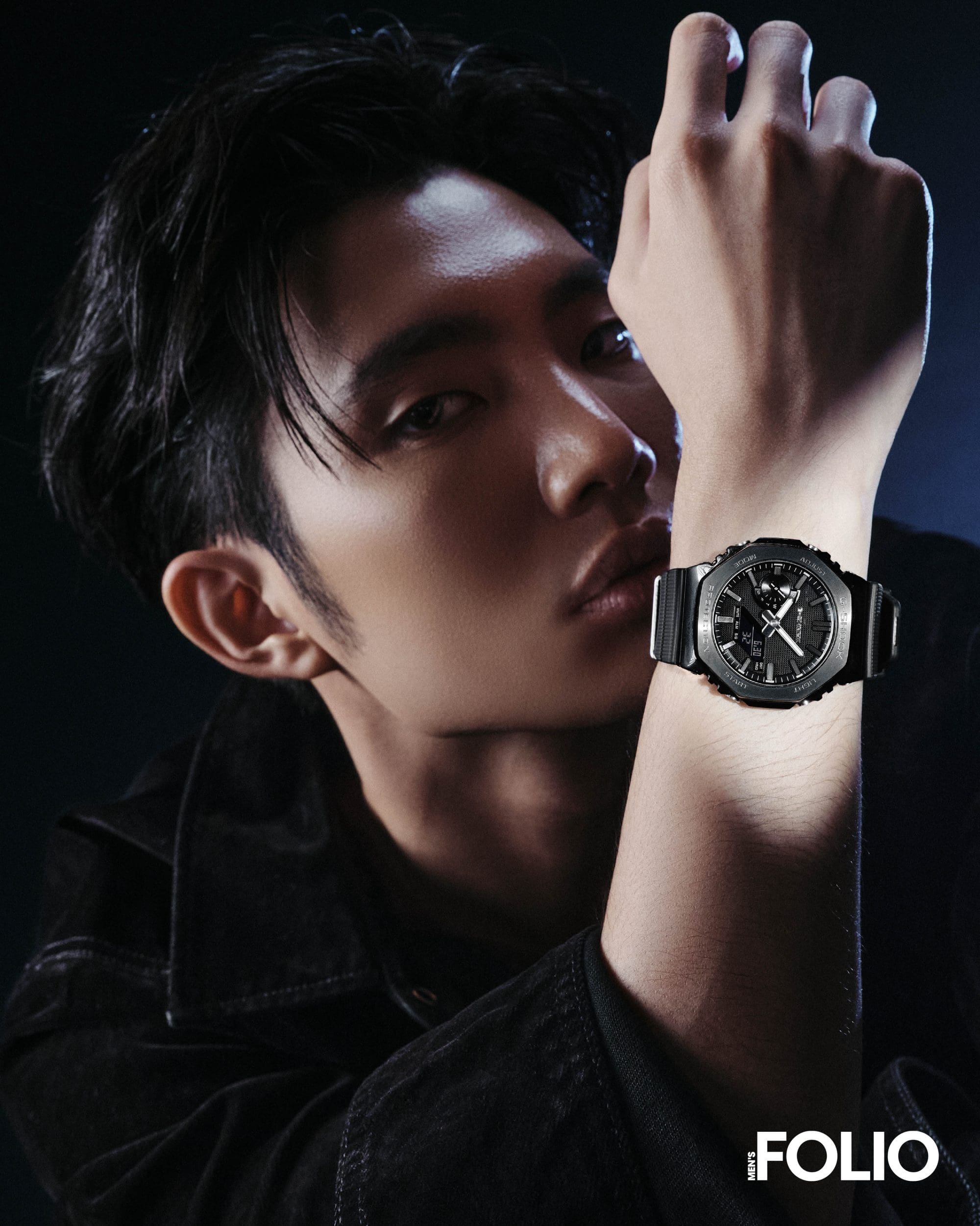 Image of a man wearing the GM-2100LXB-1A