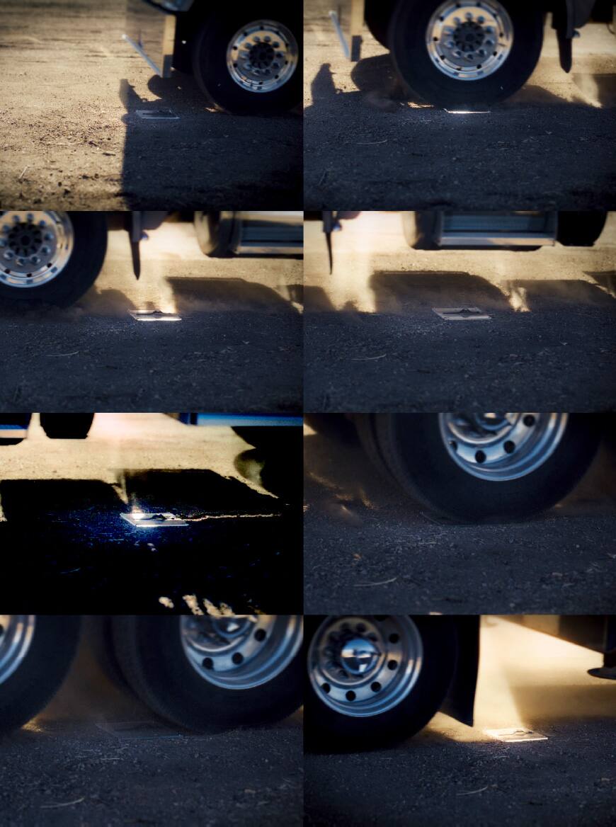 Een collage van 8 foto's waarop te zien is hoe een vast op de grond liggend G-SHOCK-horloge wordt overreden door een vrachtwagen met oplegger.