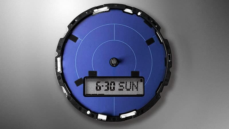 De blauwe zonnemodule van het Casio G-Shock AW-500 solar horloge