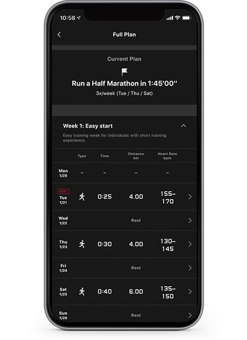 Een smartphone toont het persoonlijke trainingsplan in de app