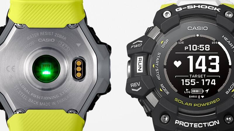 Links: Kast achterzijde van een Casio G-Squad GBD-H1000 sporthorloge met optische sensor, rechts: het display van een GBD-H1000 met hartslagweergave