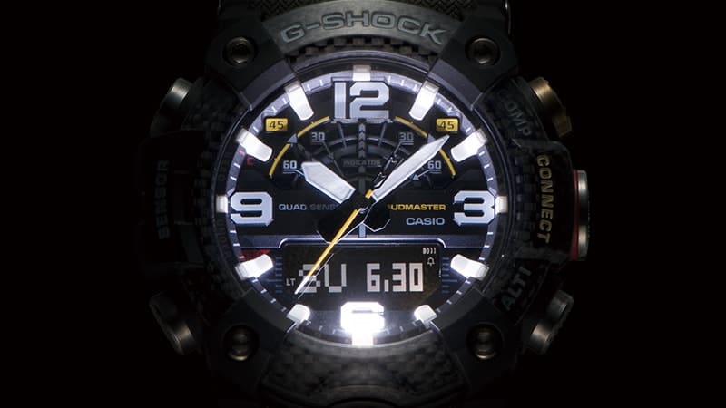De verlichte wijzerplaat van een GG-B100 radiogestuurd horloge
