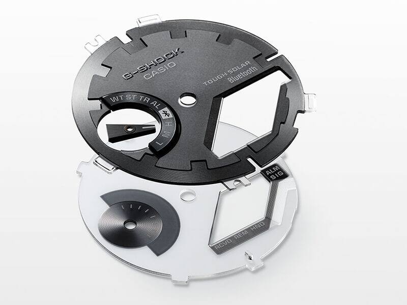  Os dois componentes do mostrador do relógio de pulso Casio G-Shock GM-B2100D-1A totalmente em metal