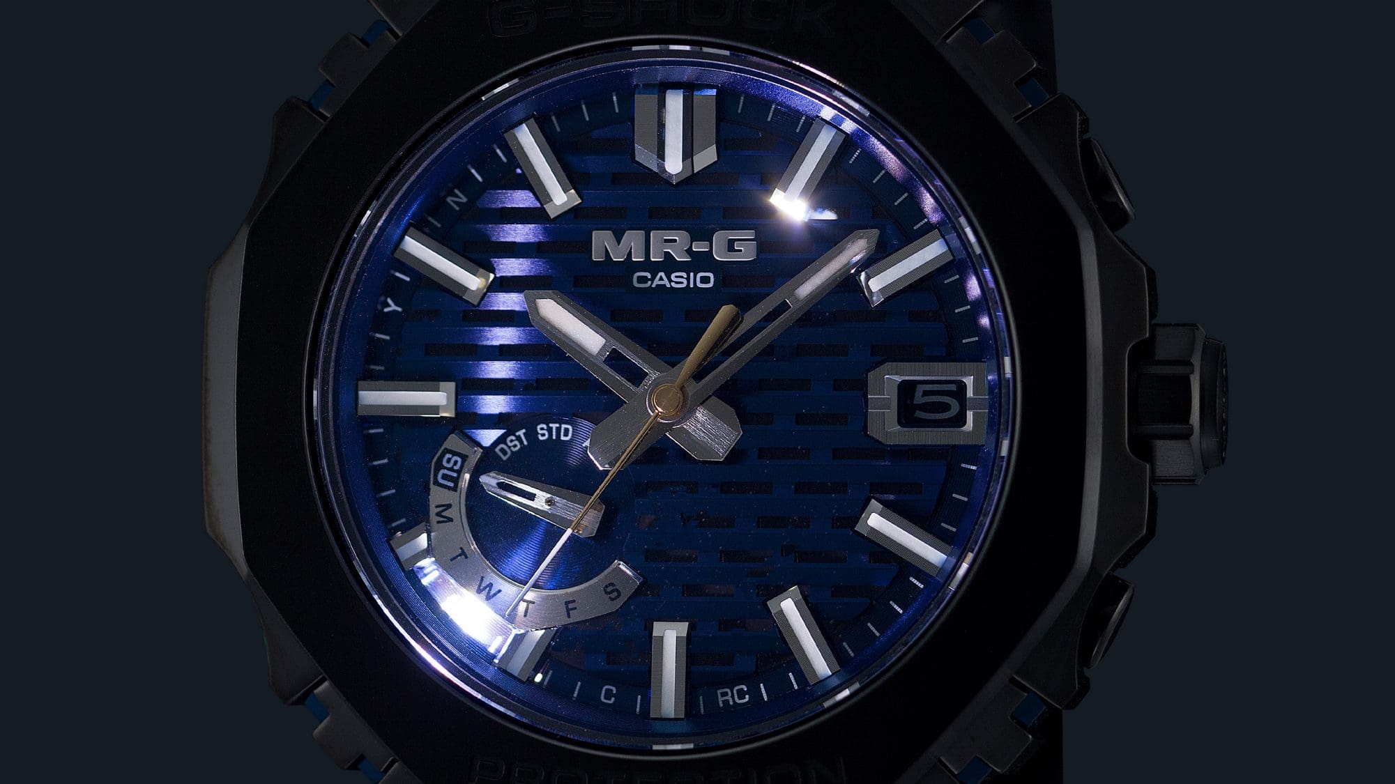 MRG-B2100R-2A Grande plano da caixa do relógio de pulso MRG-B2100R-2A com luz LED de alto brilho