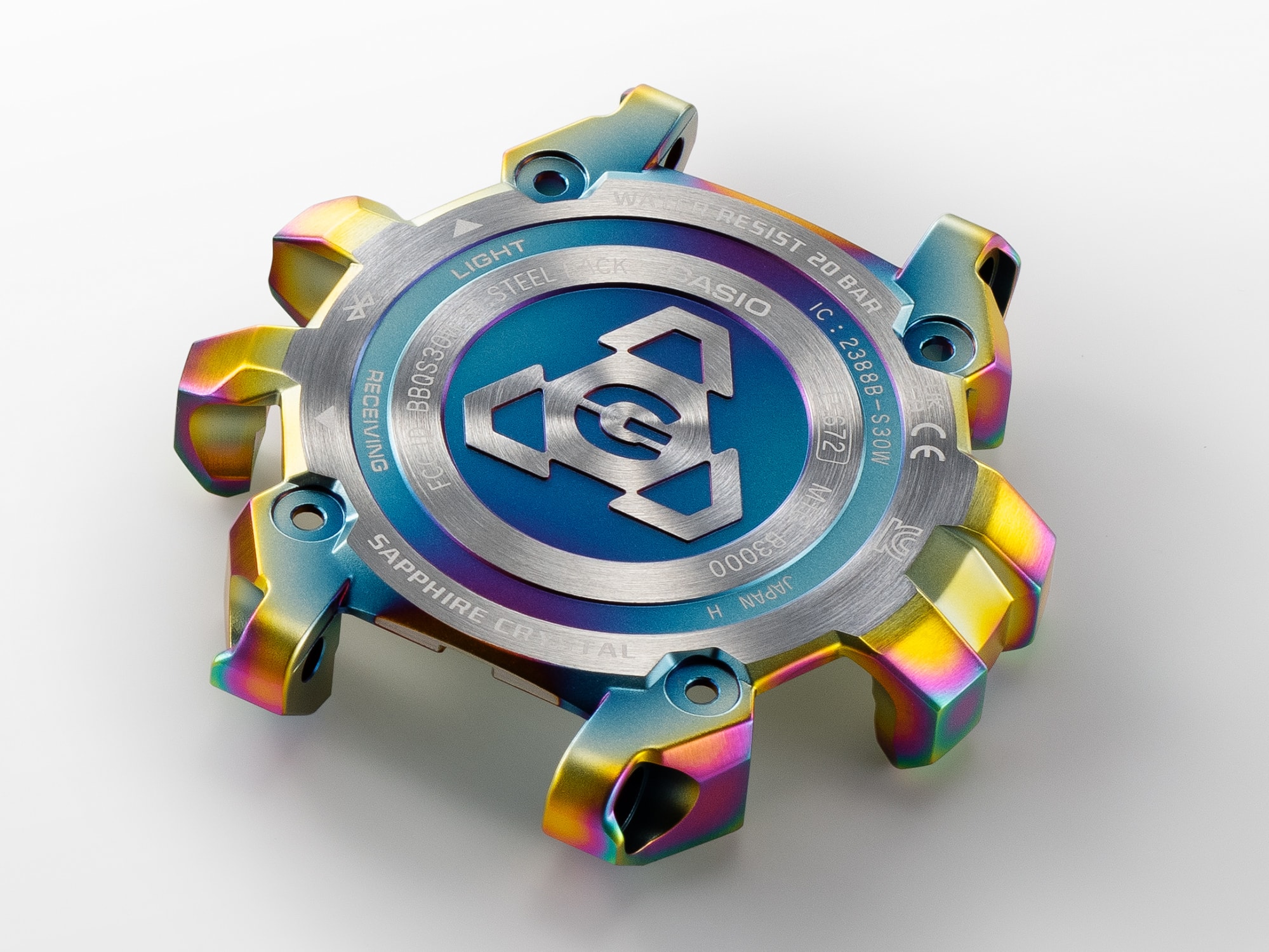 Parte de trás da caixa de relógio colorida do G-SHOCK MTG-B3000