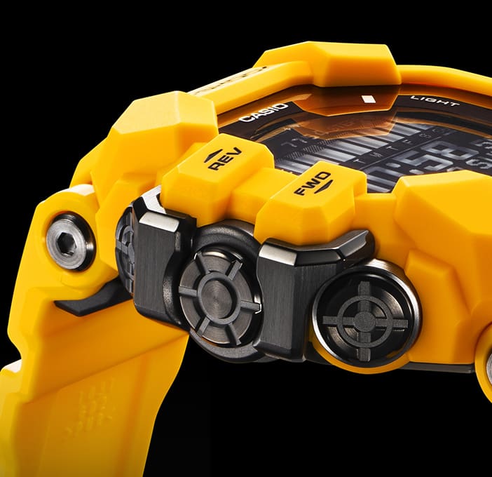 Lado da caixa do relógio para exterior Master of G Rangeman GPR-H1000-9 amarelo com proteção do botão em metal forjado